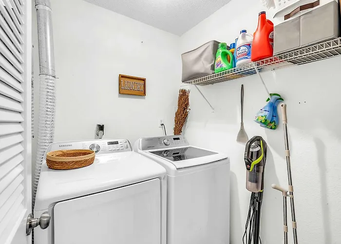 Across From With 2 Hot Tubs - Sleeps 10 * Clearwater Beach
