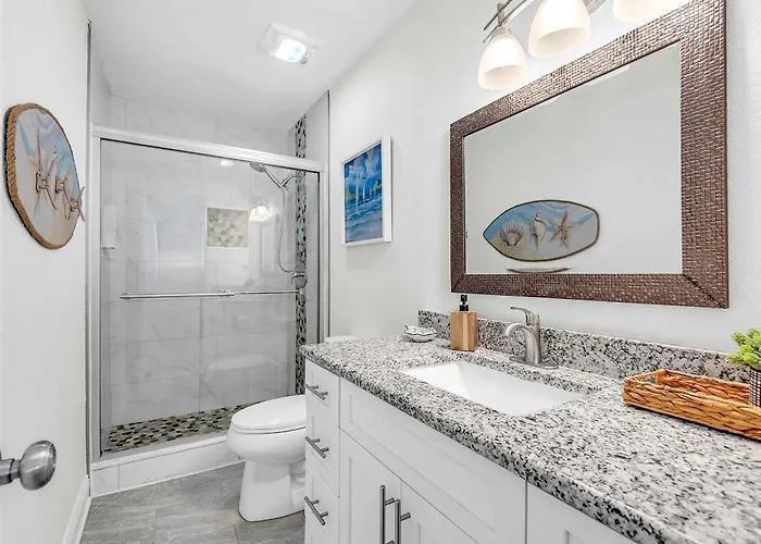 Across From With 2 Hot Tubs - Sleeps 10 * Clearwater Beach