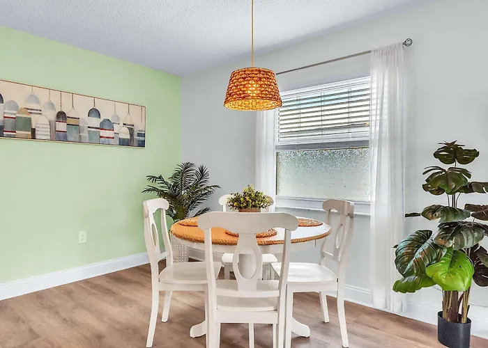 Across From With 2 Hot Tubs - Sleeps 10 *