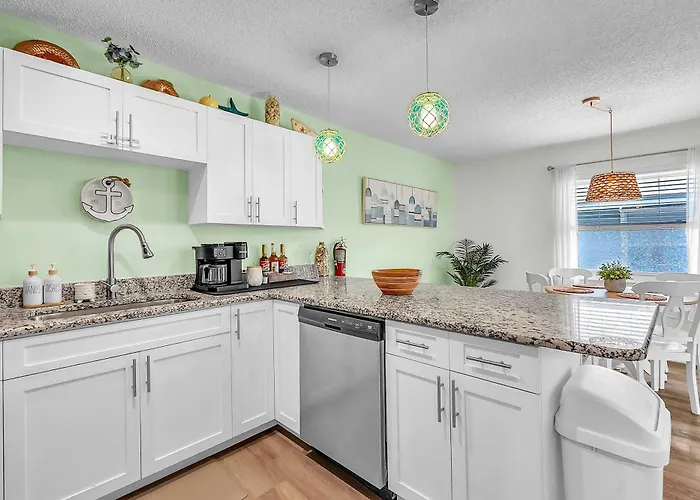 Across From With 2 Hot Tubs - Sleeps 10 *