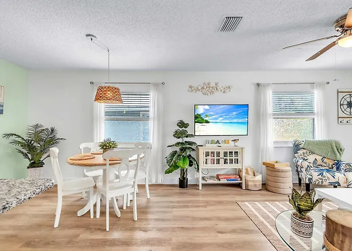 Across From With 2 Hot Tubs - Sleeps 10 Сasa de vacaciones *