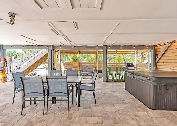 Сasa de vacaciones Across From With 2 Hot Tubs - Sleeps 10 Clearwater Beach
