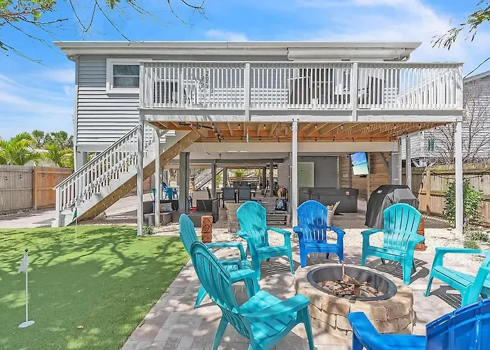 Across From With 2 Hot Tubs - Sleeps 10 Clearwater Beach